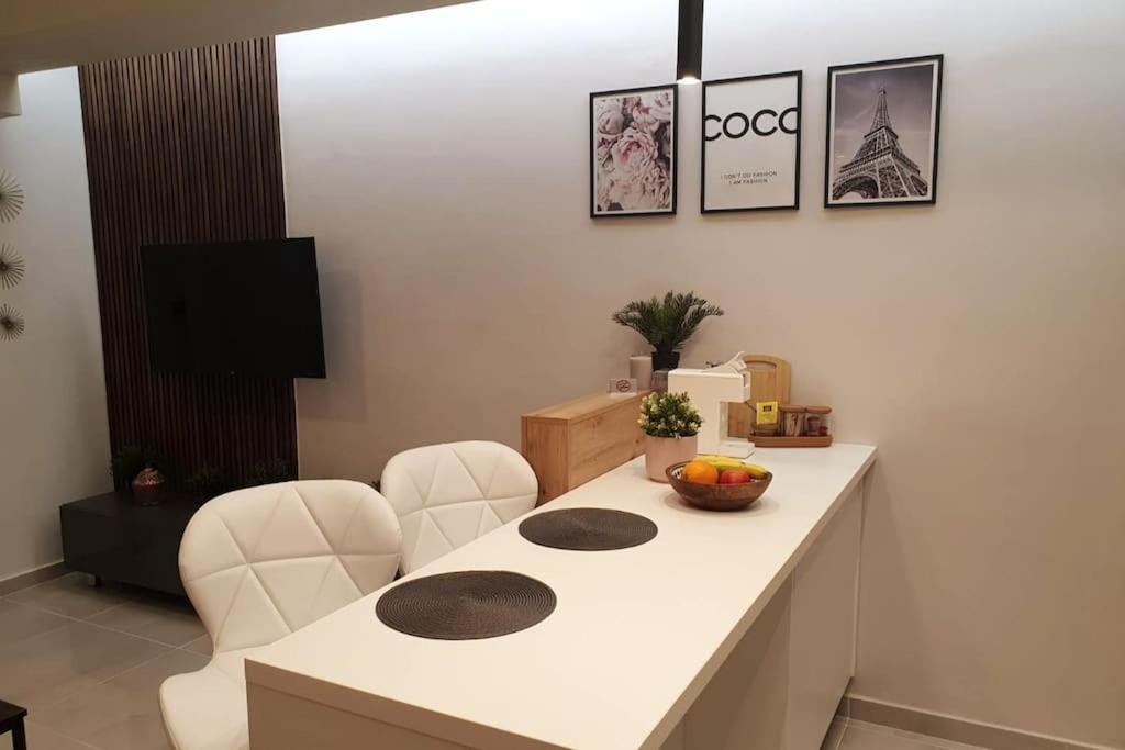 Pleasantstay City Appartement テッサロニキ エクステリア 写真